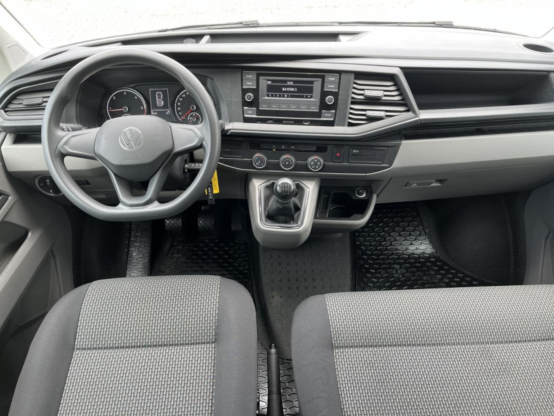 Volkswagen T6.1 Transporter Kombi kurzer Radstand
