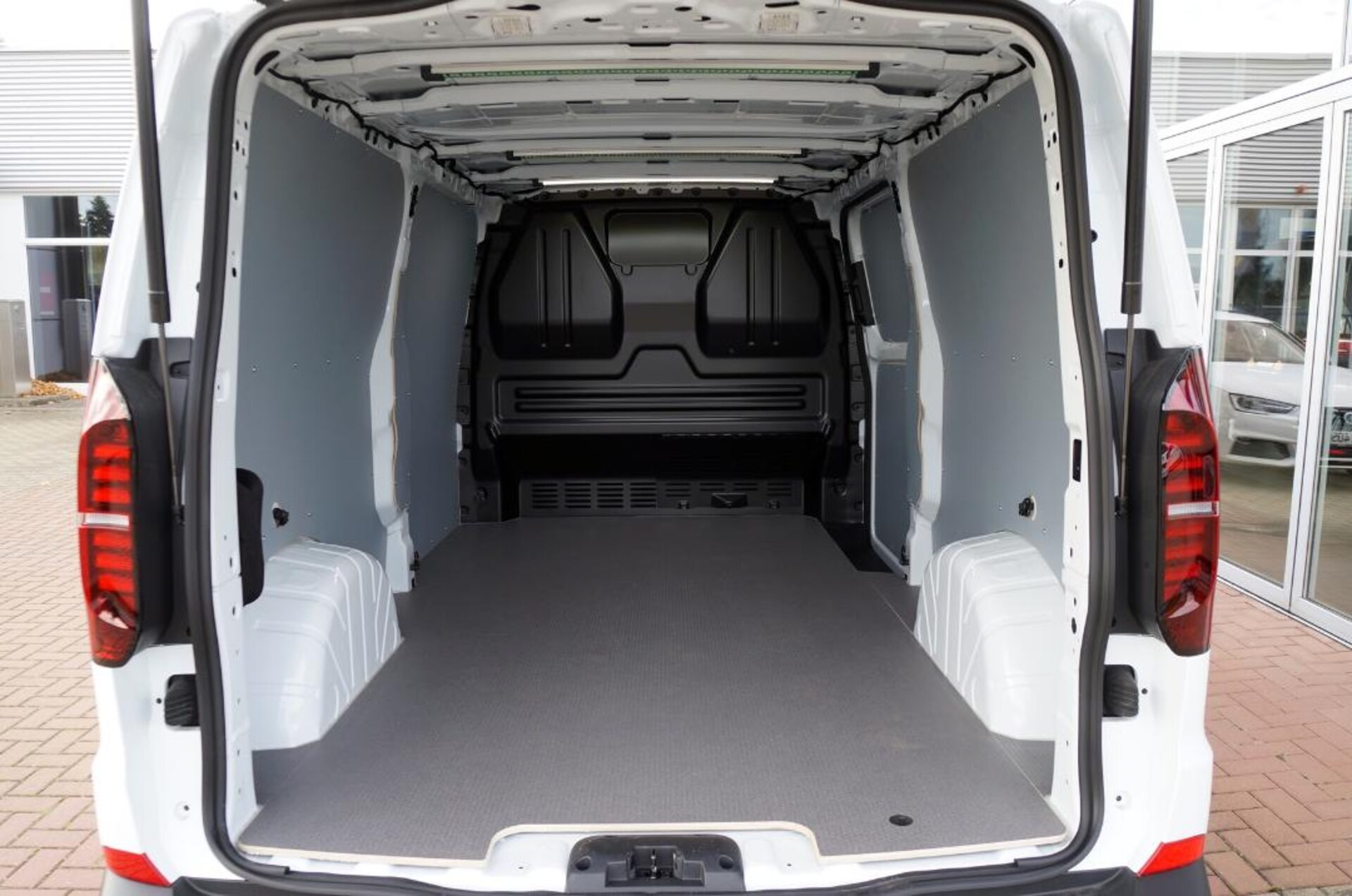 Volkswagen Transporter Kasten langer Radstand