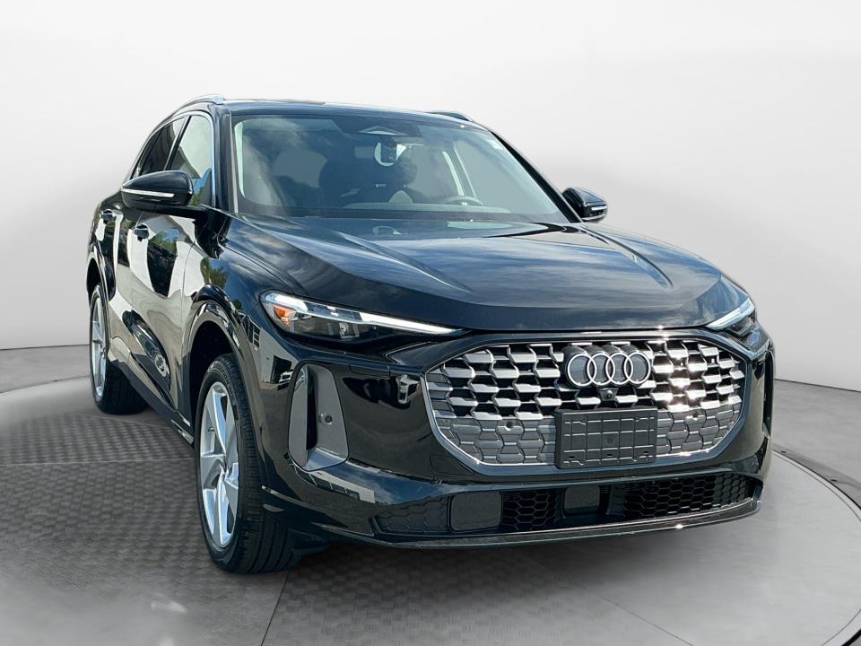 2026 Audi Q5 Premium Plus quattro's photo