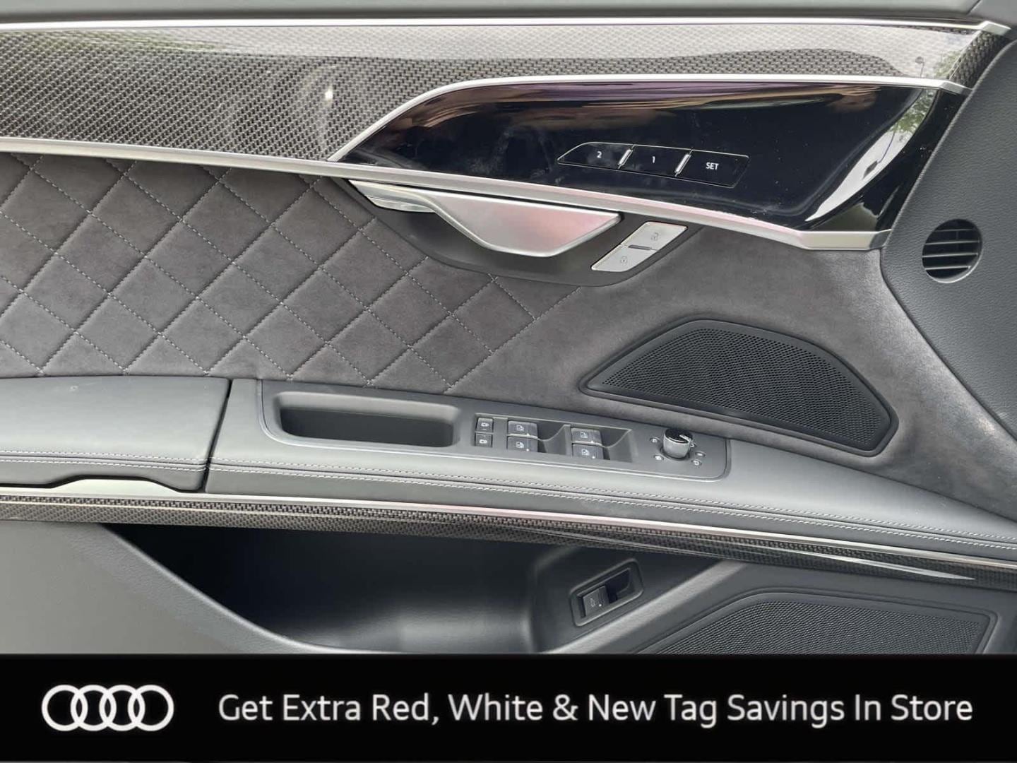 2025 Audi S8 Base - Photo 29