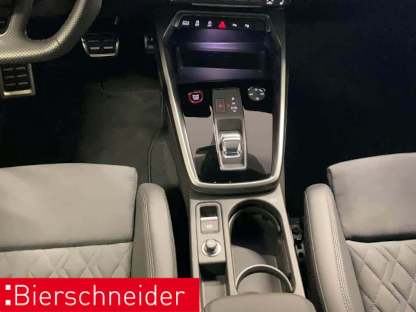 Bild über Audi RS 3 Sportback TFSI quattro S tronic - für weitere Informationen kontaktieren Sie den Audi Partner