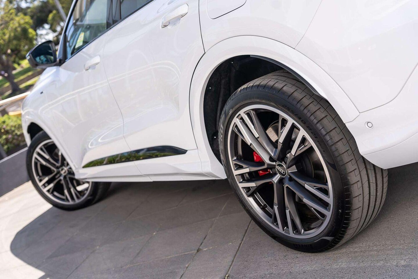 Image about Audi Q5 SUV e-hybrid quattro S tronic