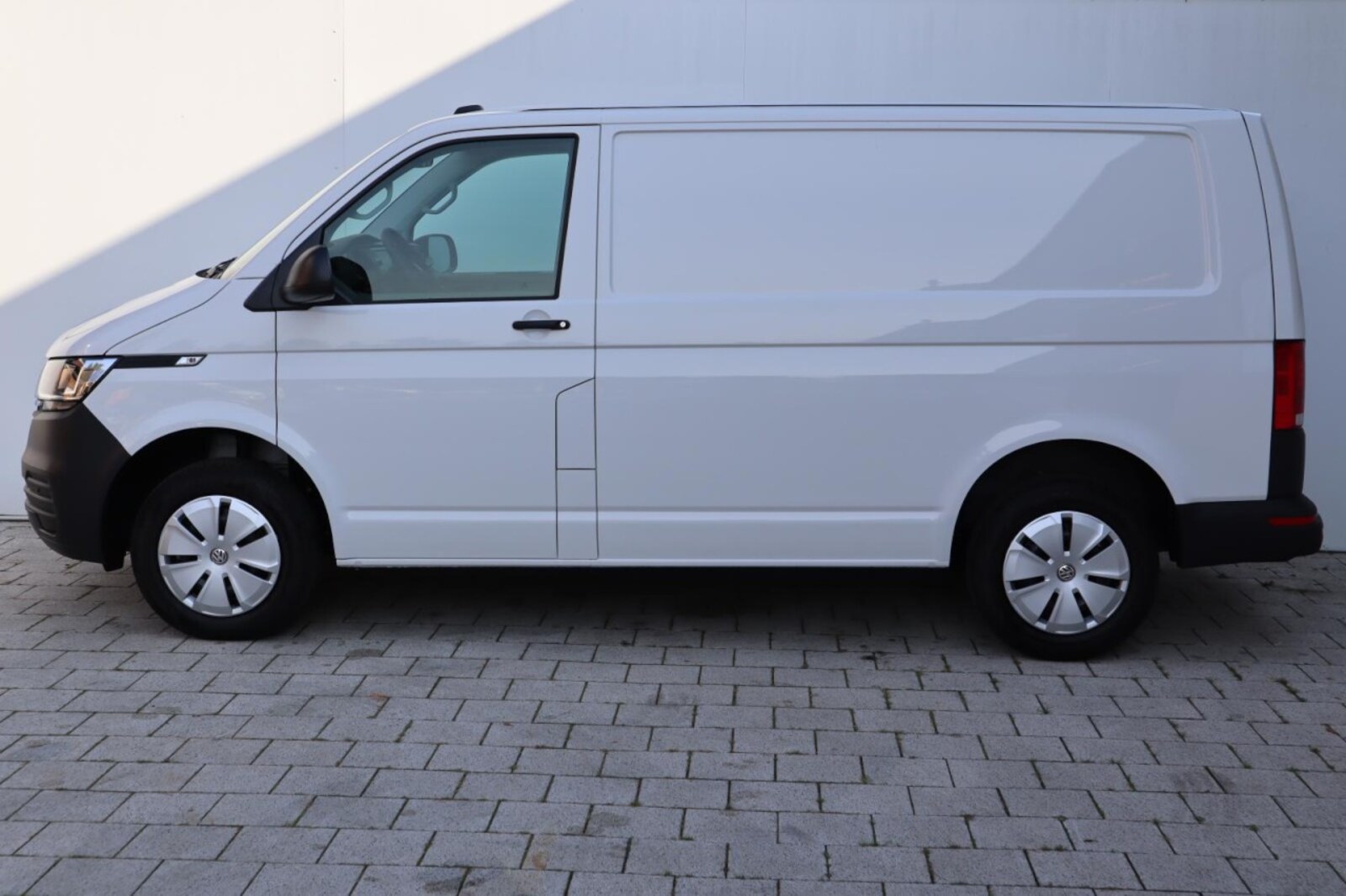 Volkswagen T6.1 Transporter Kasten kurzer Radstand – Bild 2