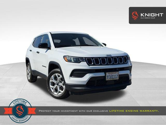Photo of 2025 Jeep Compass 