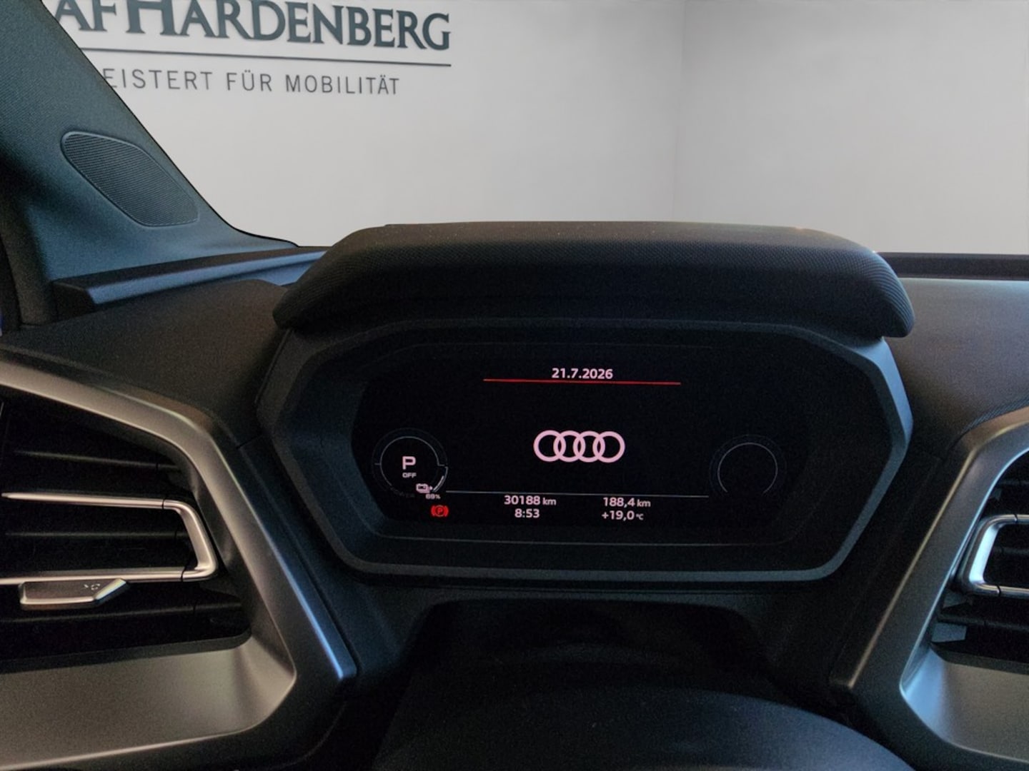Bild über Audi Q4 e-tron 40 e-tron - für weitere Informationen kontaktieren Sie den Audi Partner
