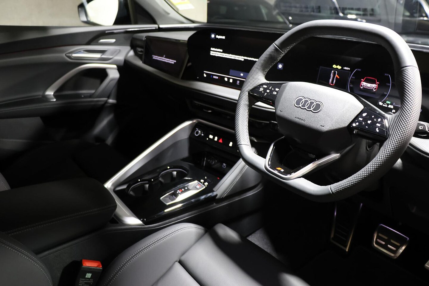 Image about Audi Q5 SUV TFSI quattro 200 kW sport