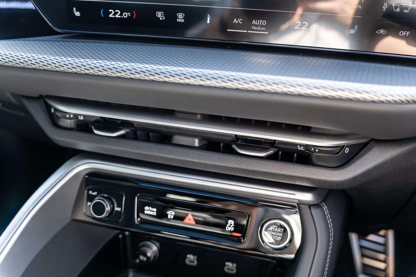 Image about Audi Q5 SUV e-hybrid quattro S tronic