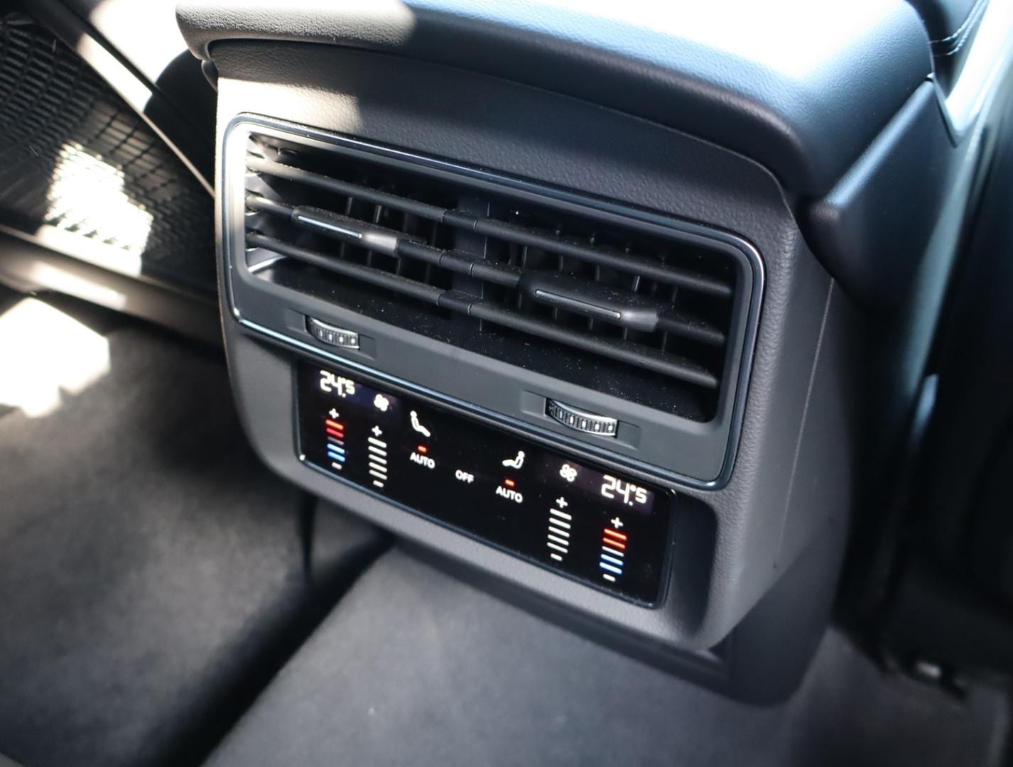 Audi Q7 SUV 55 TFSI quattro S line 250(340) kW(PS) tiptronic for more details contact your dealer