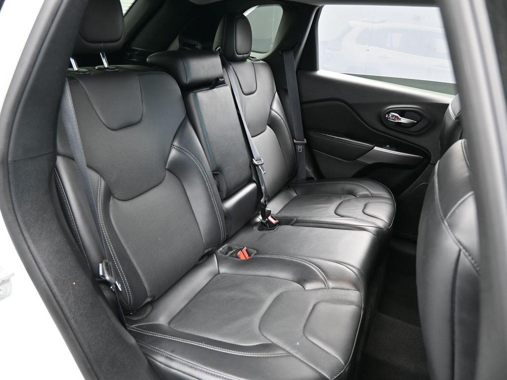 2021 Jeep Cherokee Latitude Lux - Photo 40