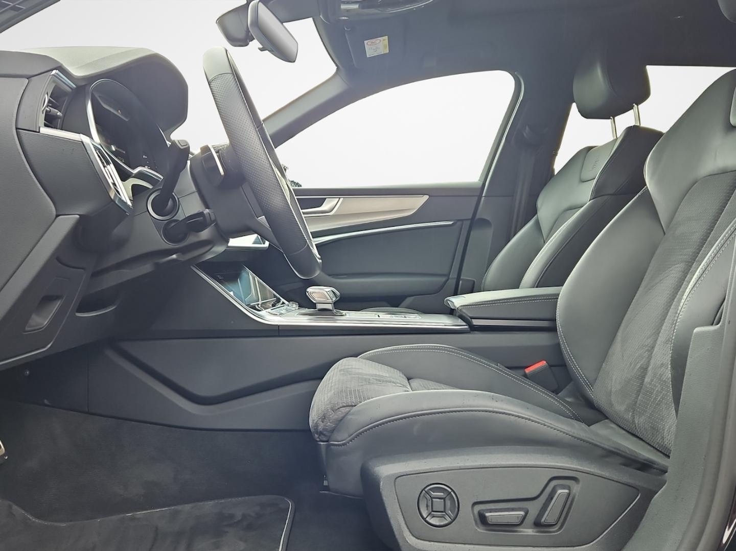 Bild über Audi S6 Avant TDI quattro tiptronic - für weitere Informationen kontaktieren Sie den Audi Partner