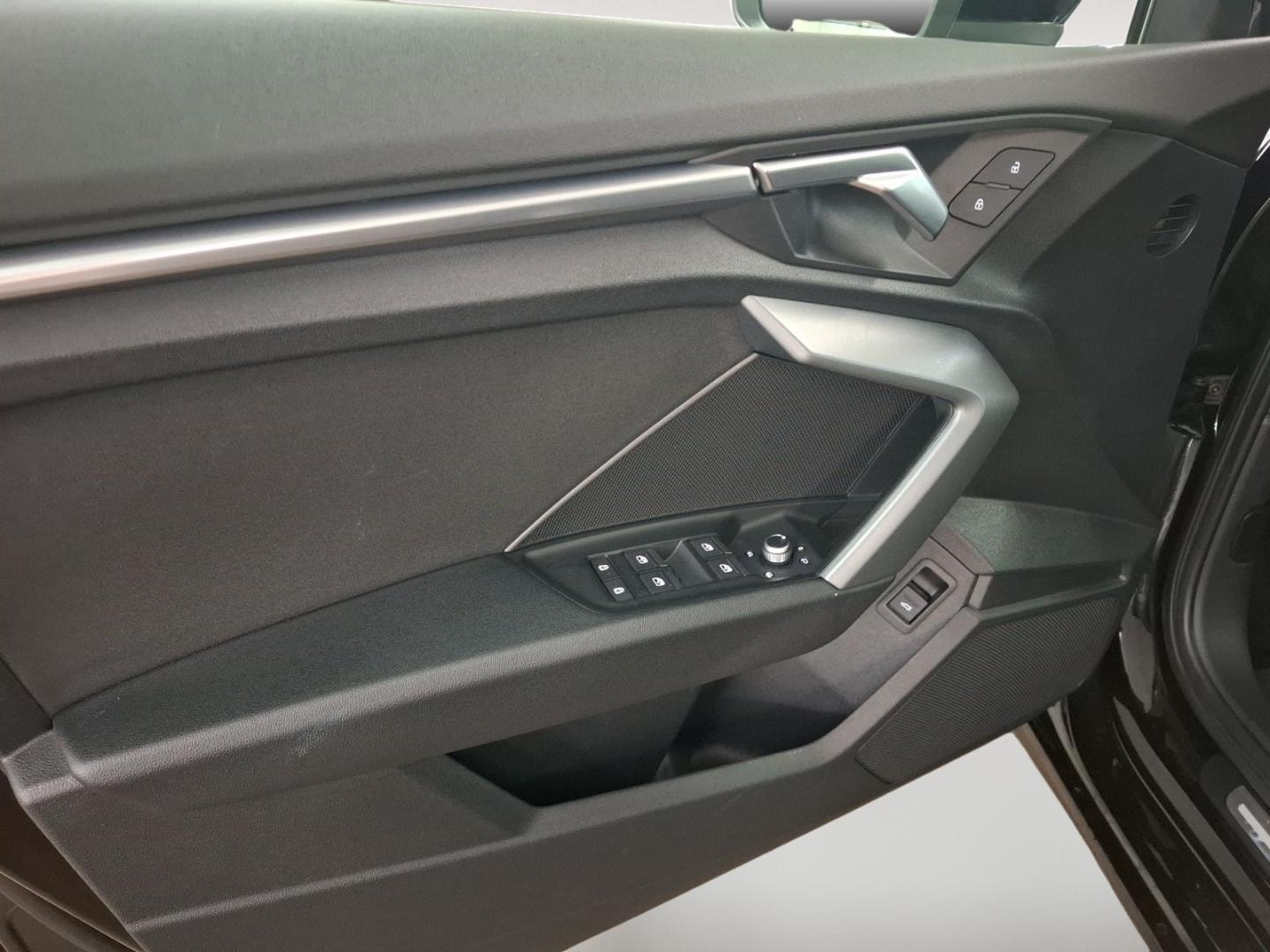 Bild über Audi A3 Limousine TDI S tronic - für weitere Informationen kontaktieren Sie den Audi Partner