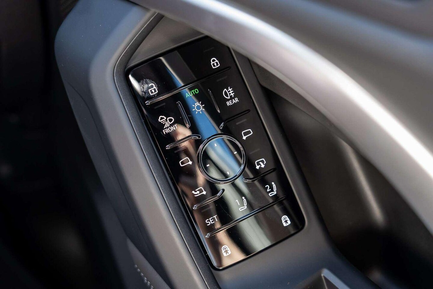 Image about Audi Q5 SUV e-hybrid quattro S tronic