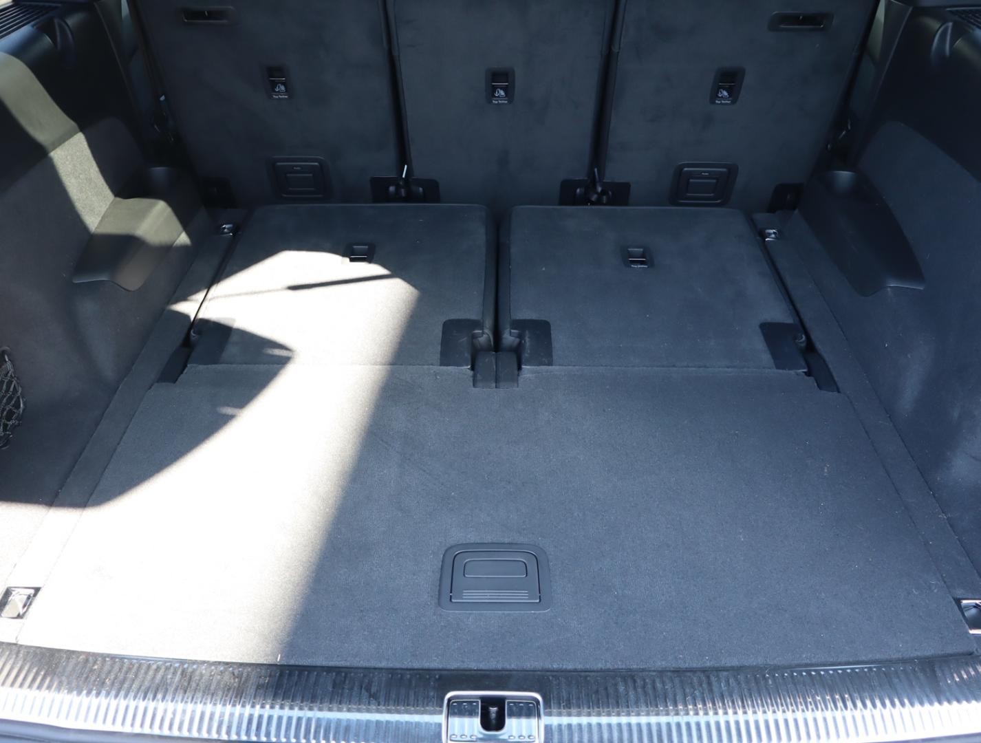 Audi Q7 SUV 55 TFSI quattro S line 250(340) kW(PS) tiptronic for more details contact your dealer