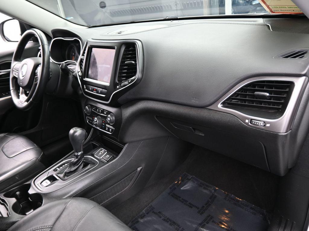 2021 Jeep Cherokee Latitude Lux - Photo 41