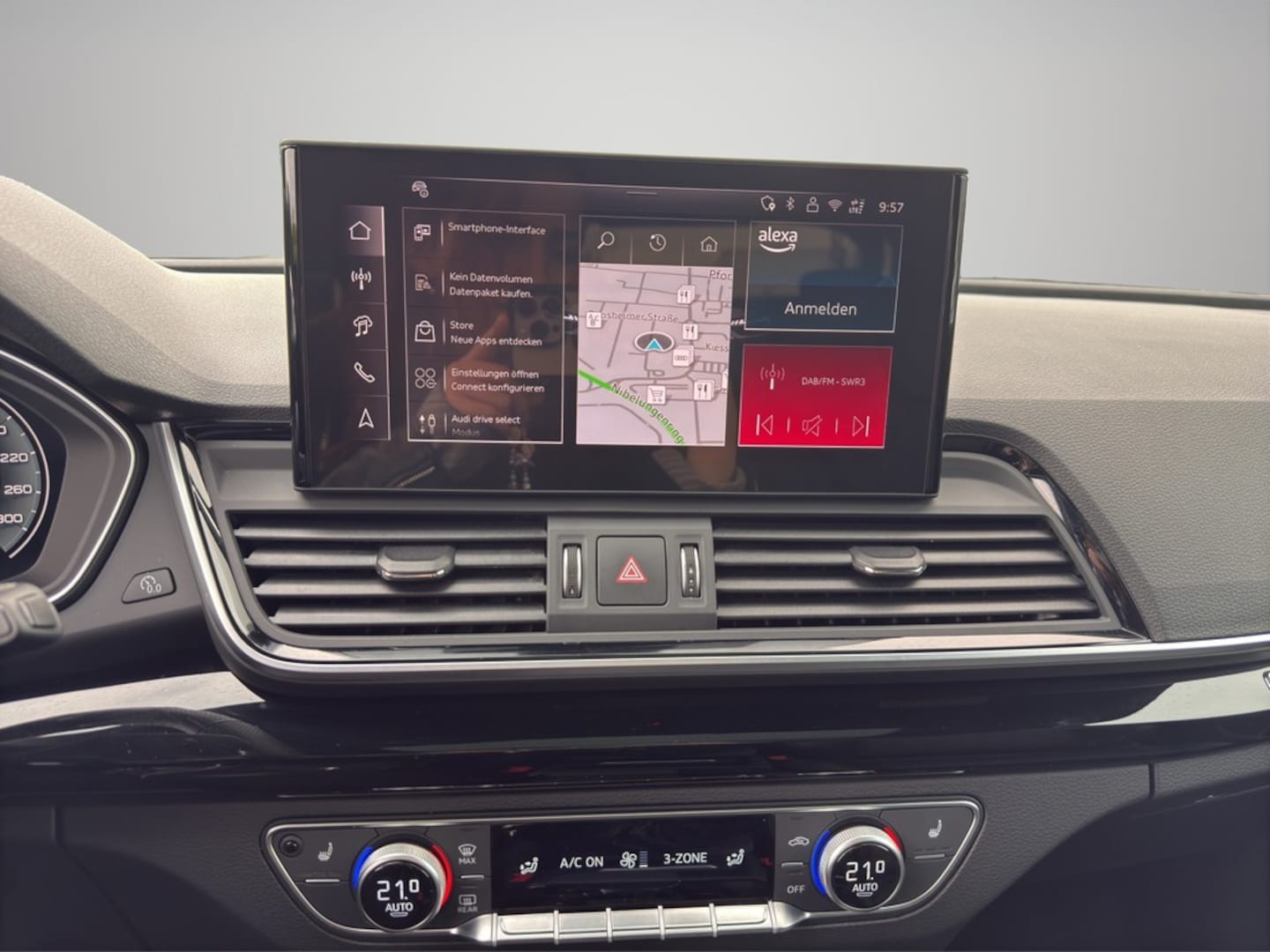 Bild über Audi Q5 Sportback TFSI e S line business 55 TFSI e quattro S tronic - für weitere Informationen kontaktieren Sie den Audi Partner