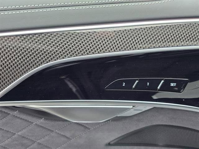2025 Audi S8 Base - Photo 25