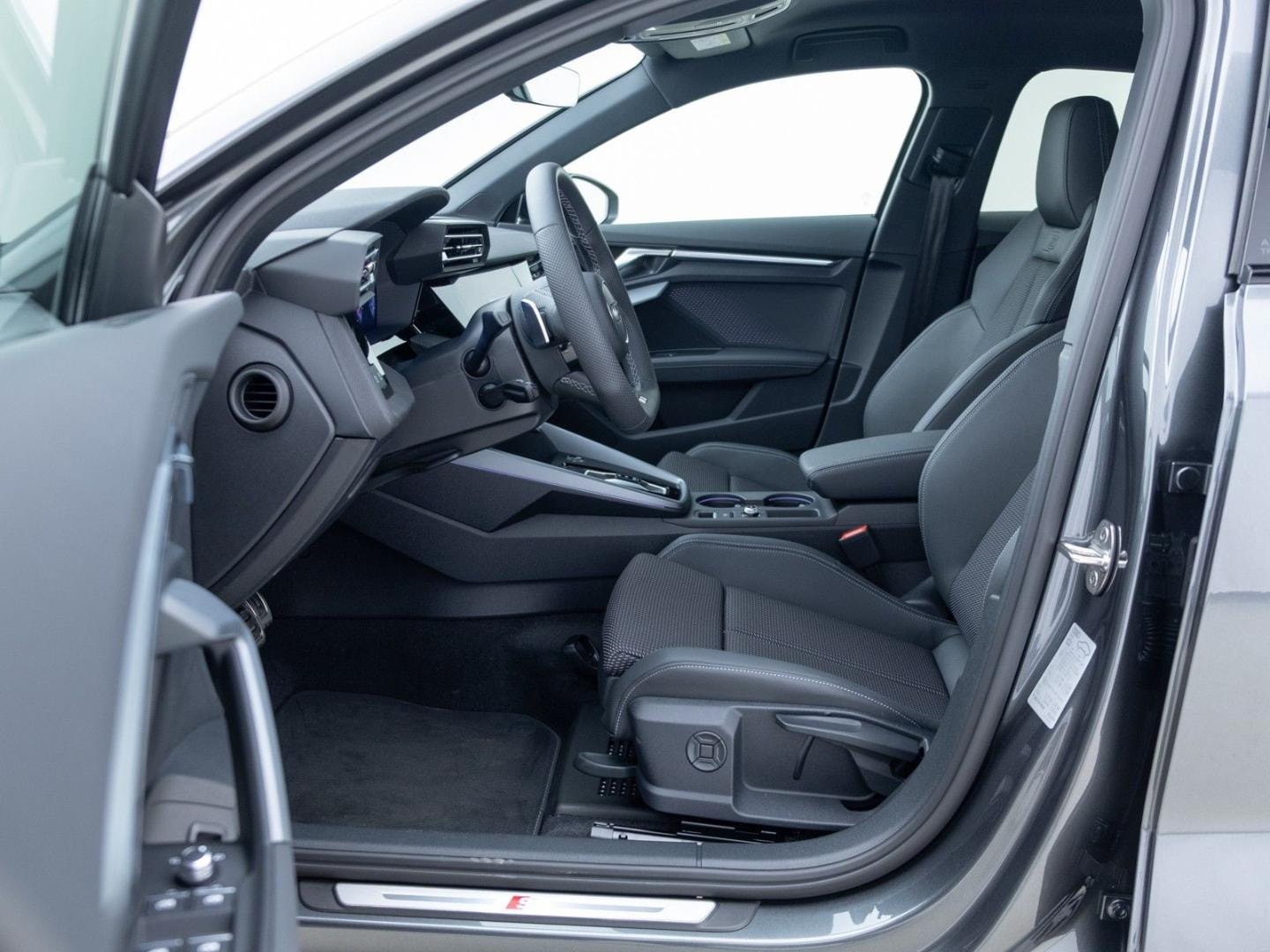 Bild über Audi A3 Limousine TFSI 110 kW S tronic - für weitere Informationen kontaktieren Sie den Audi Partner