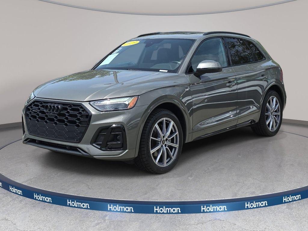 2023 Audi Q5 55 e Premium Plus's photo