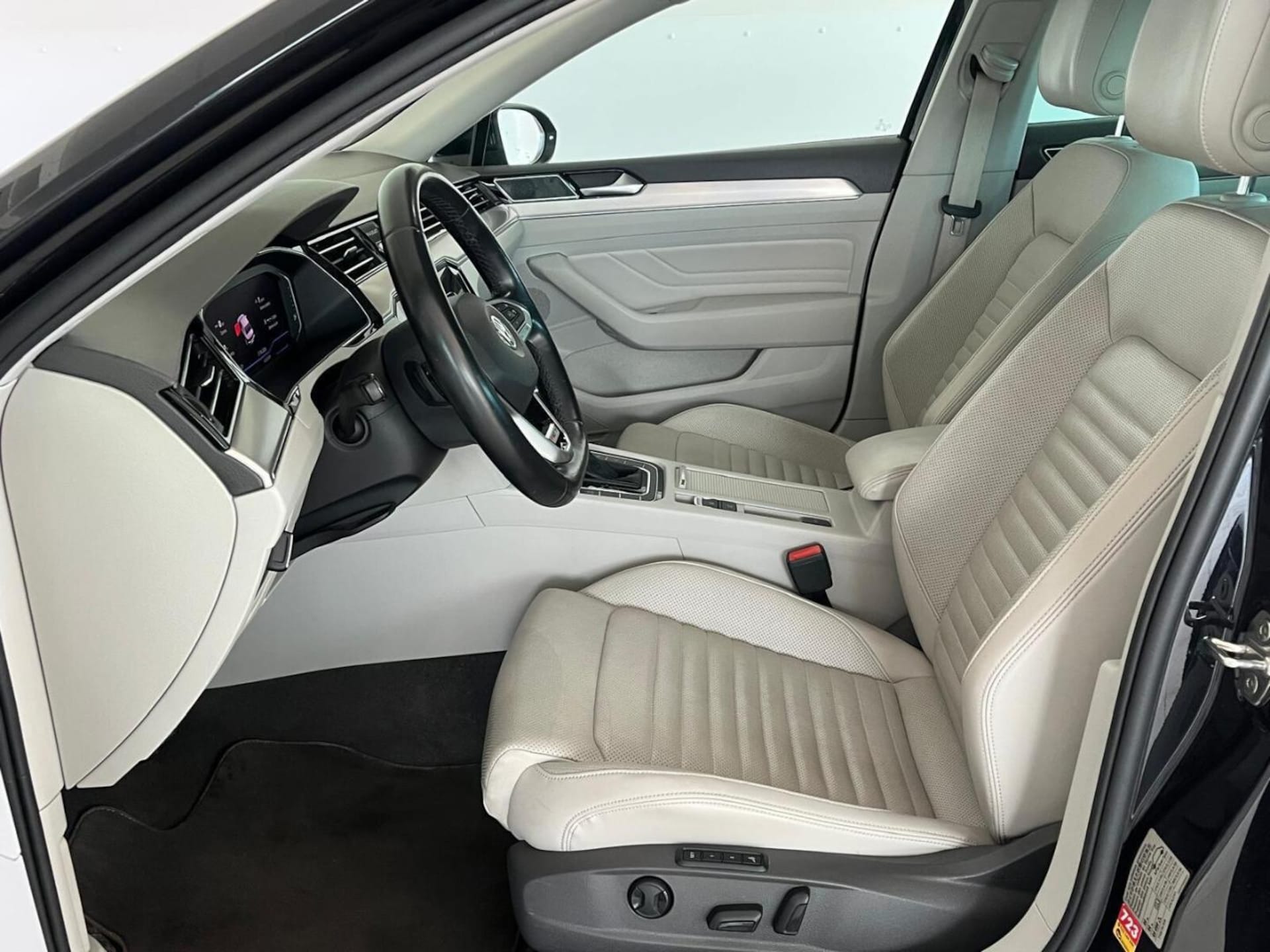 Volkswagen Passat Elegance