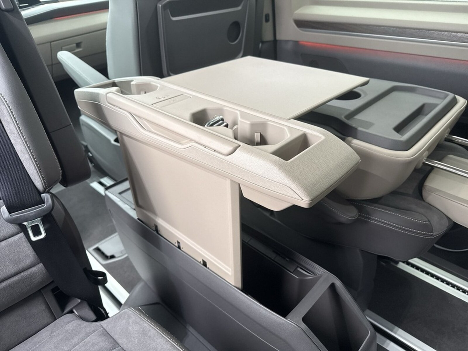 Volkswagen Multivan Langversion – Bild 15