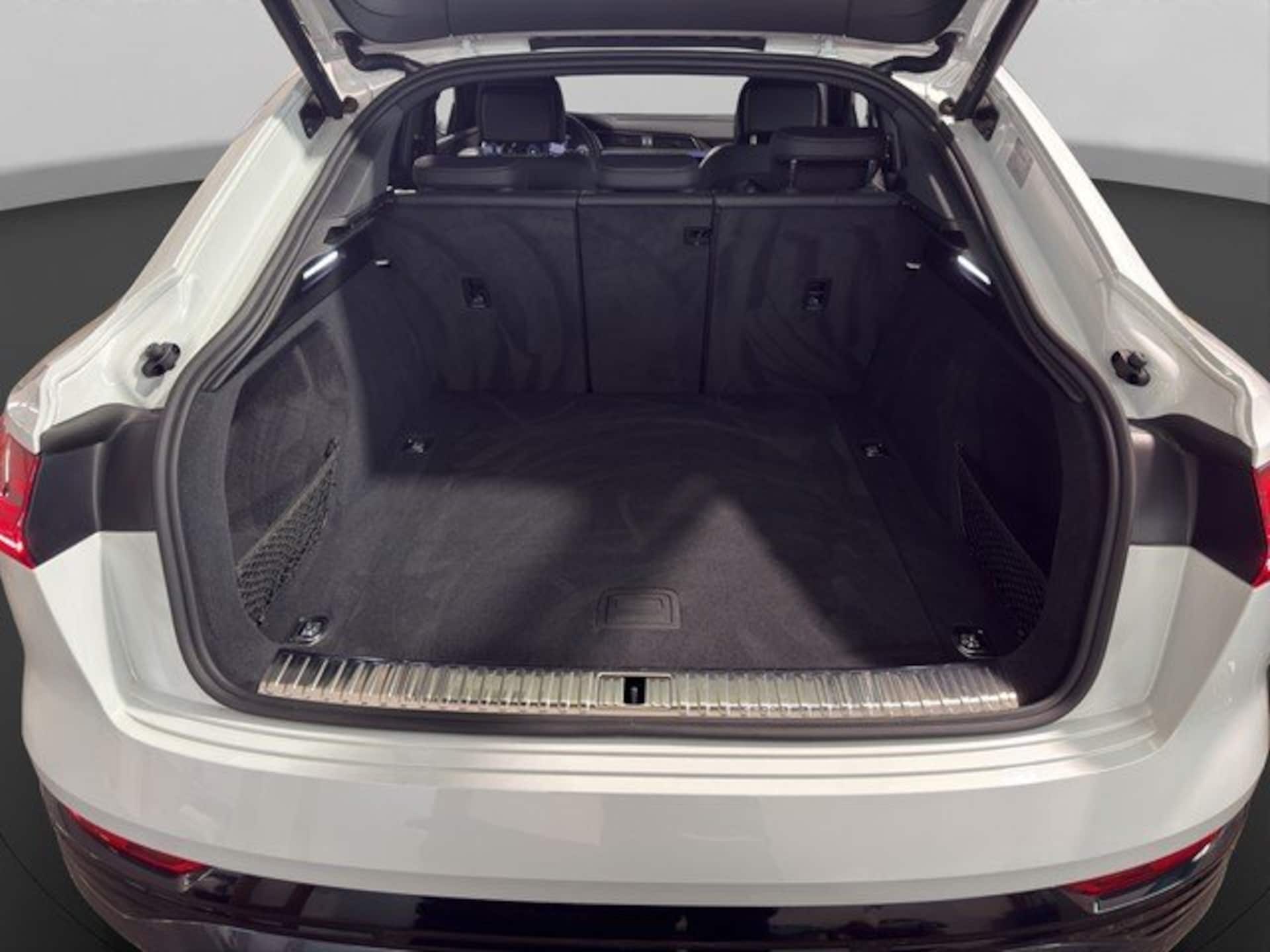 Audi Q8 Sportback e-tron Advanced