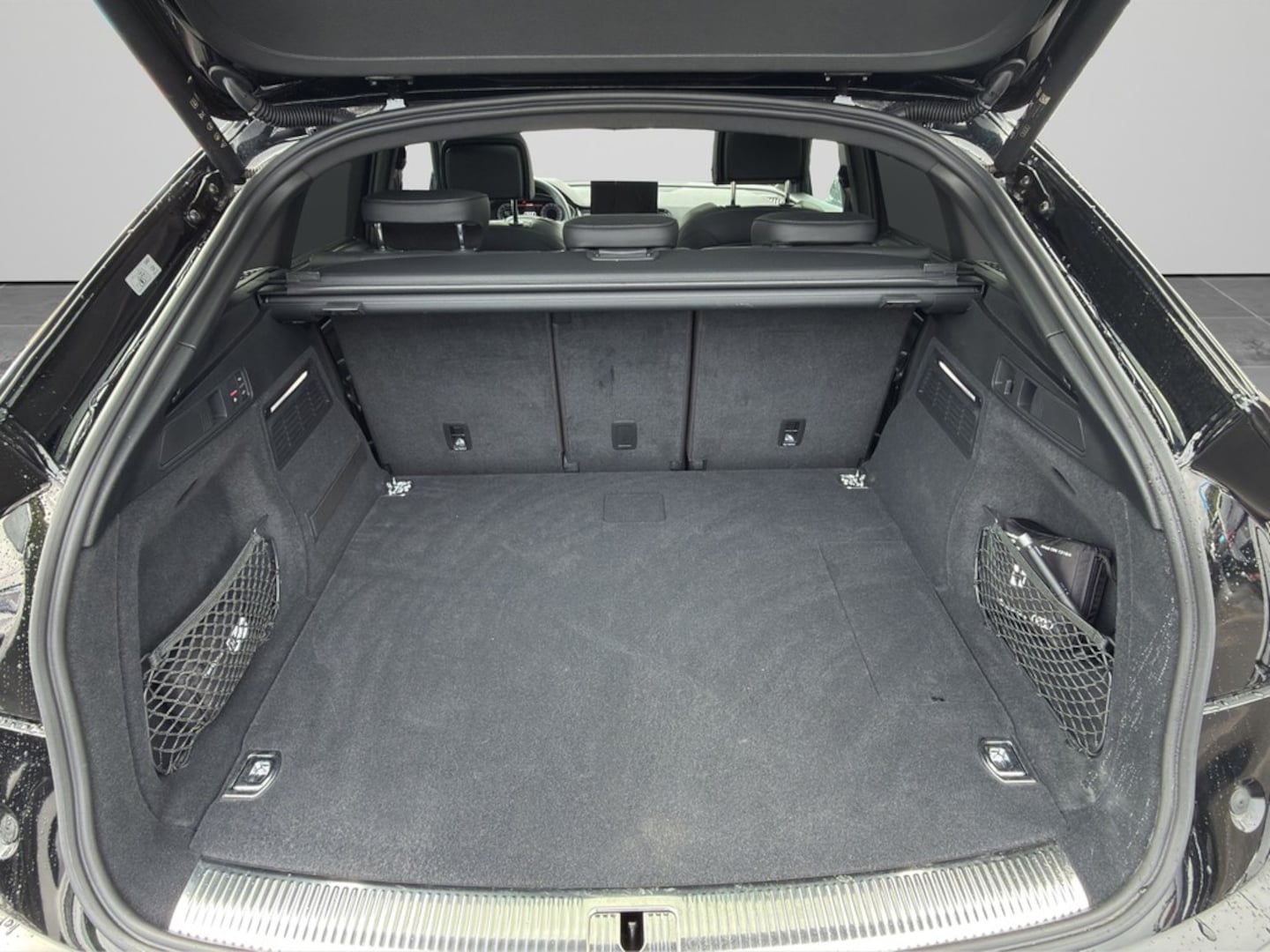 Bild über Audi Q5 Sportback TFSI e S line business 55 TFSI e quattro S tronic - für weitere Informationen kontaktieren Sie den Audi Partner