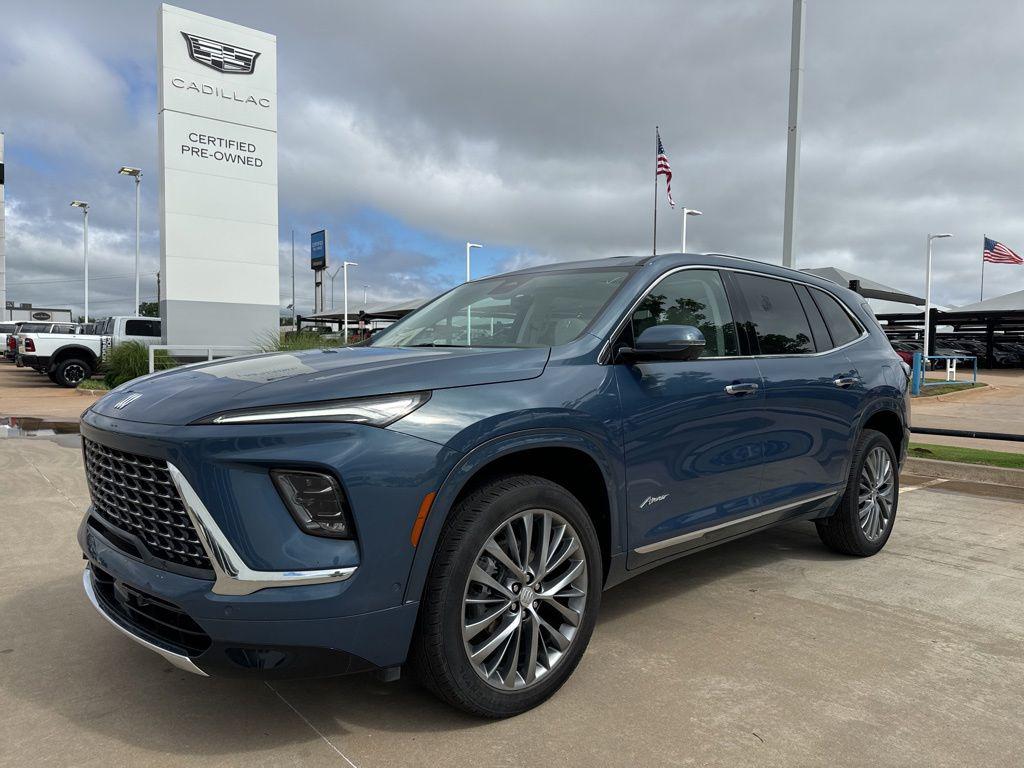 2025 Buick Enclave Avenir's photo