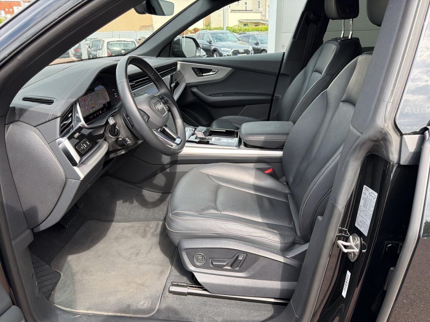 Bild über Audi Q8 SUV 50 TDI quattro tiptronic - für weitere Informationen kontaktieren Sie den Audi Partner