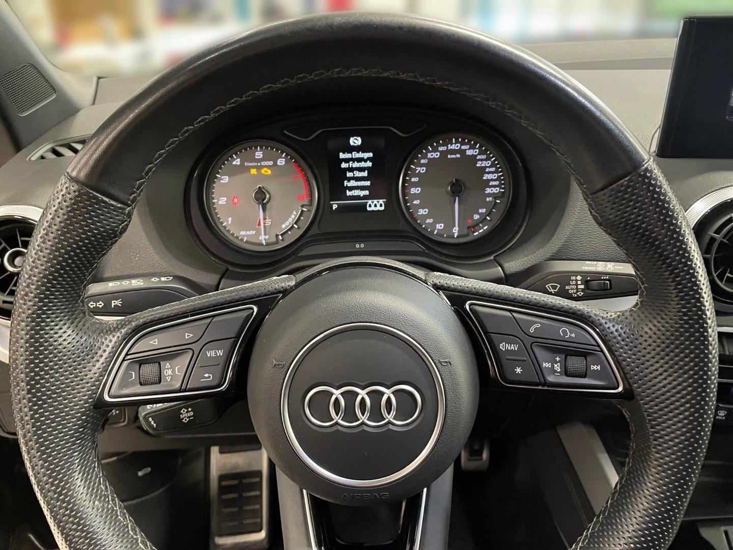 Bild über Audi SQ2 TFSI quattro S tronic - für weitere Informationen kontaktieren Sie den Audi Partner