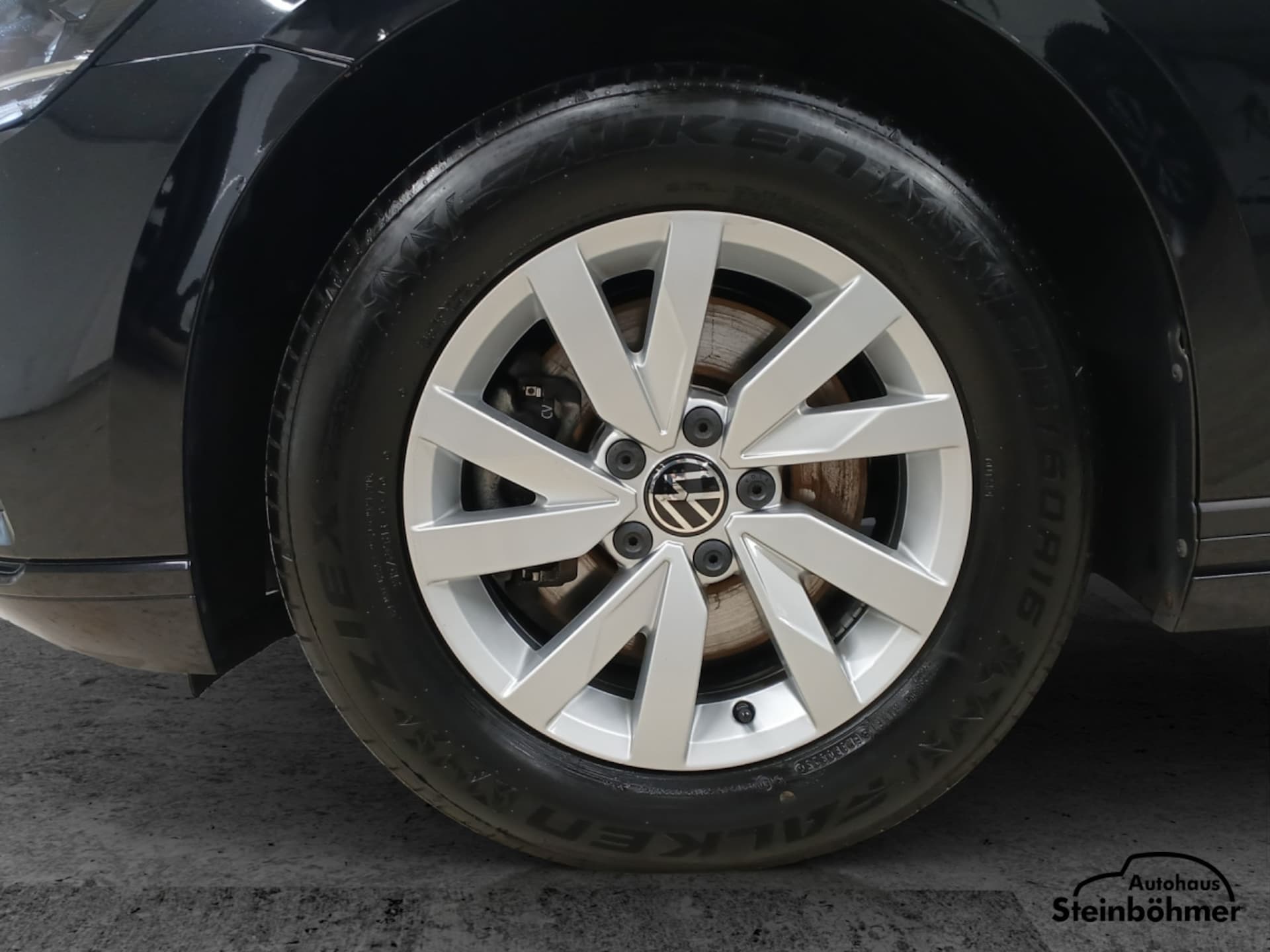 Volkswagen Passat Variant Basis-Modell
