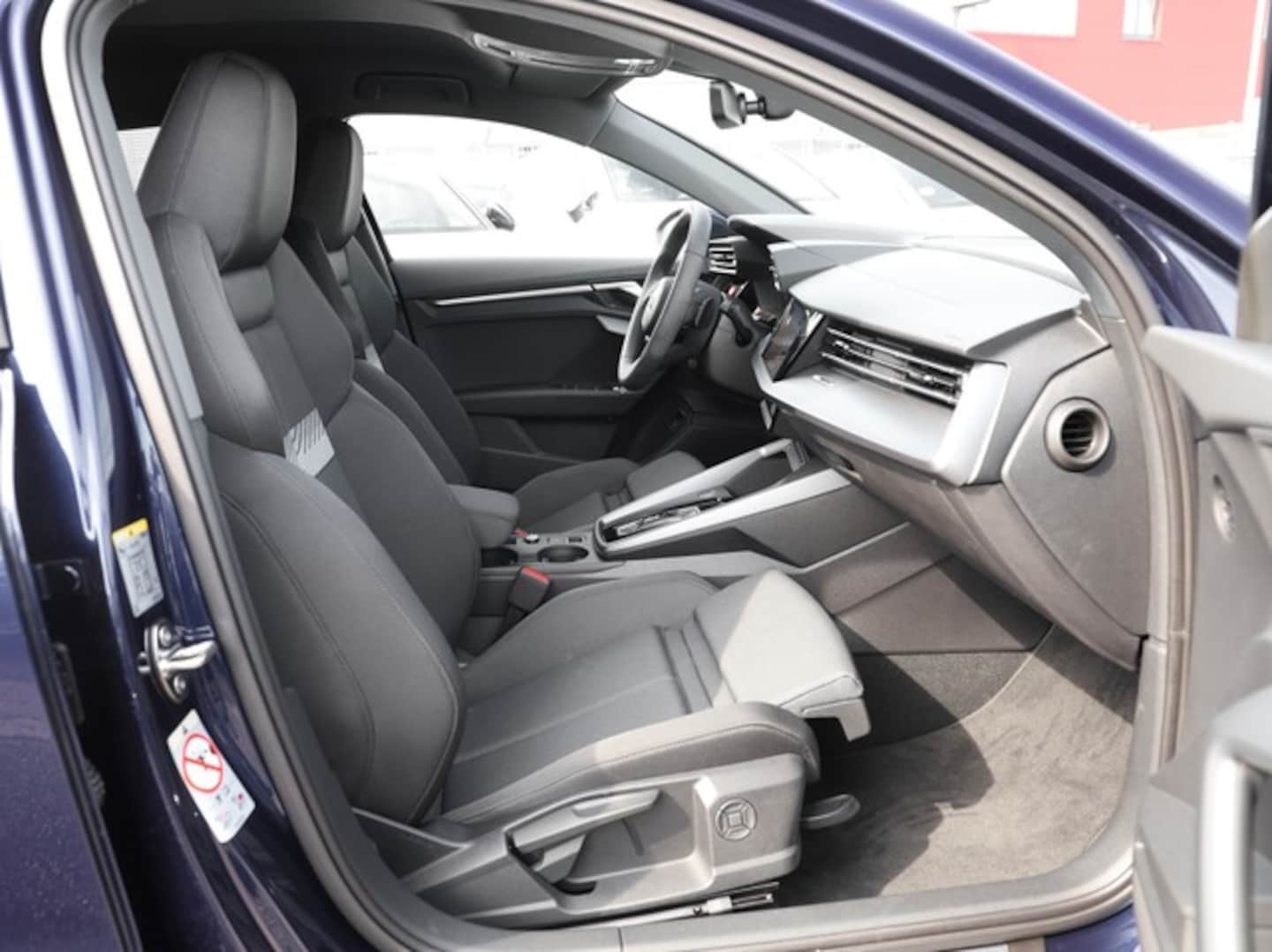 Bild über Audi A3 Sportback 35 TDI S tronic - für weitere Informationen kontaktieren Sie den Audi Partner