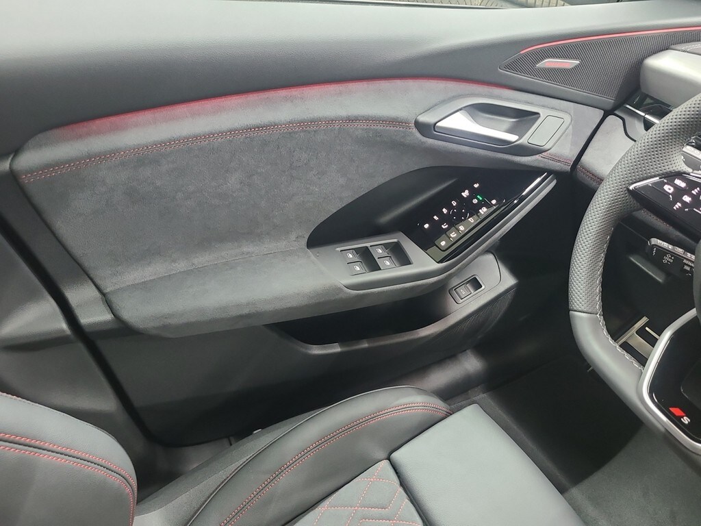 Image about Audi SQ6 Sportback e-tron e-tron