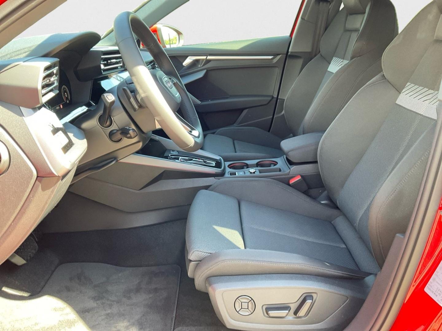 Bild über Audi A3 Limousine S line 35 TDI S tronic - für weitere Informationen kontaktieren Sie den Audi Partner