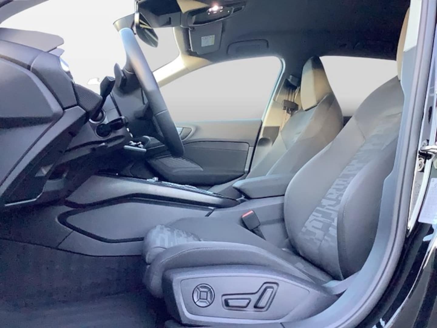 Bild über Audi A5 Avant TDI 150 kW S tronic - für weitere Informationen kontaktieren Sie den Audi Partner