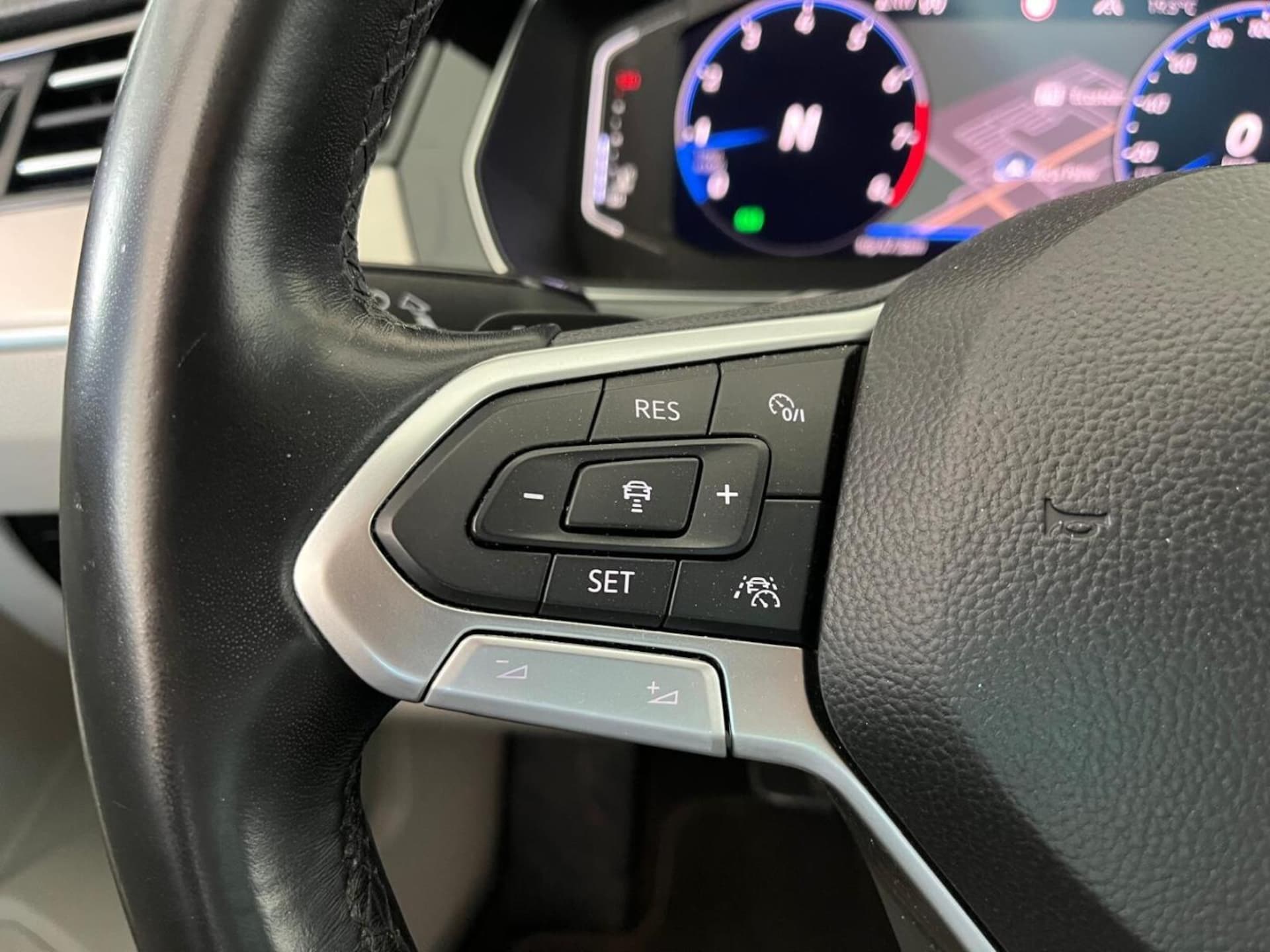 Volkswagen Passat Elegance