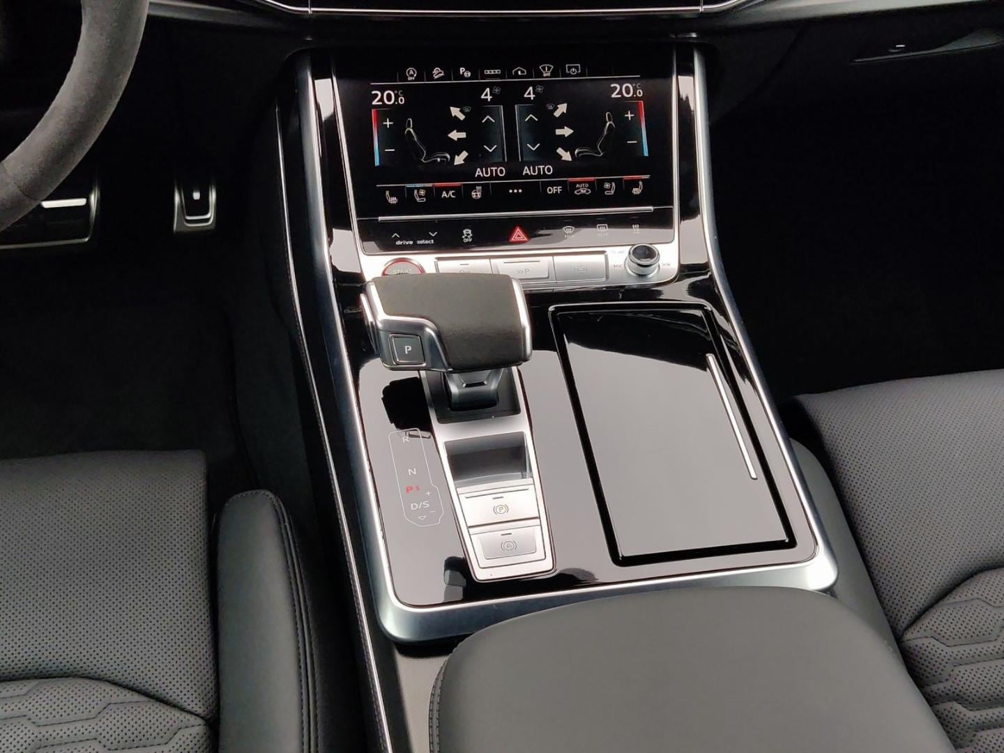 Bild über Audi RS Q8 SUV performance quattro tiptronic - für weitere Informationen kontaktieren Sie den Audi Partner