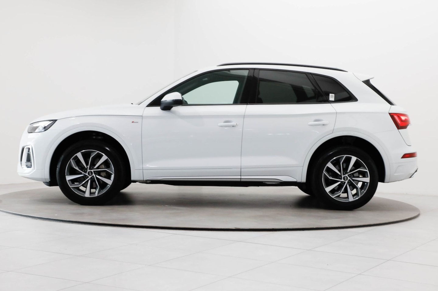 Bild über Audi Q5 40 TFSI quattro S tronic - für weitere Informationen kontaktieren Sie den Audi Partner