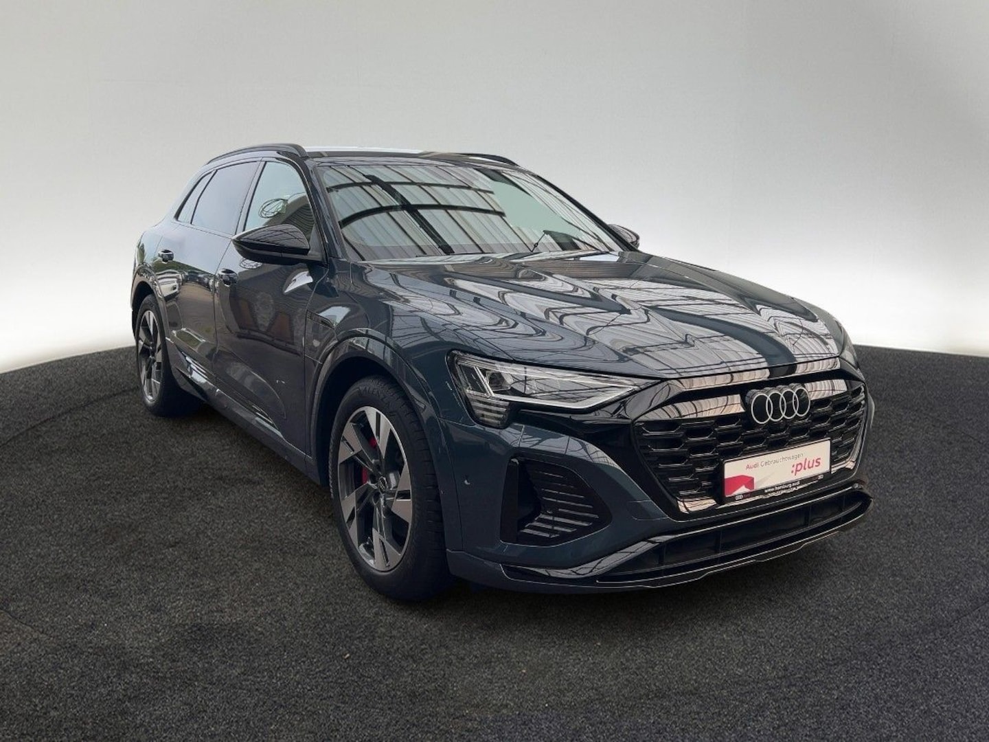 Bild über Audi Q8 e-tron S line 50 e-tron quattro - für weitere Informationen kontaktieren Sie den Audi Partner