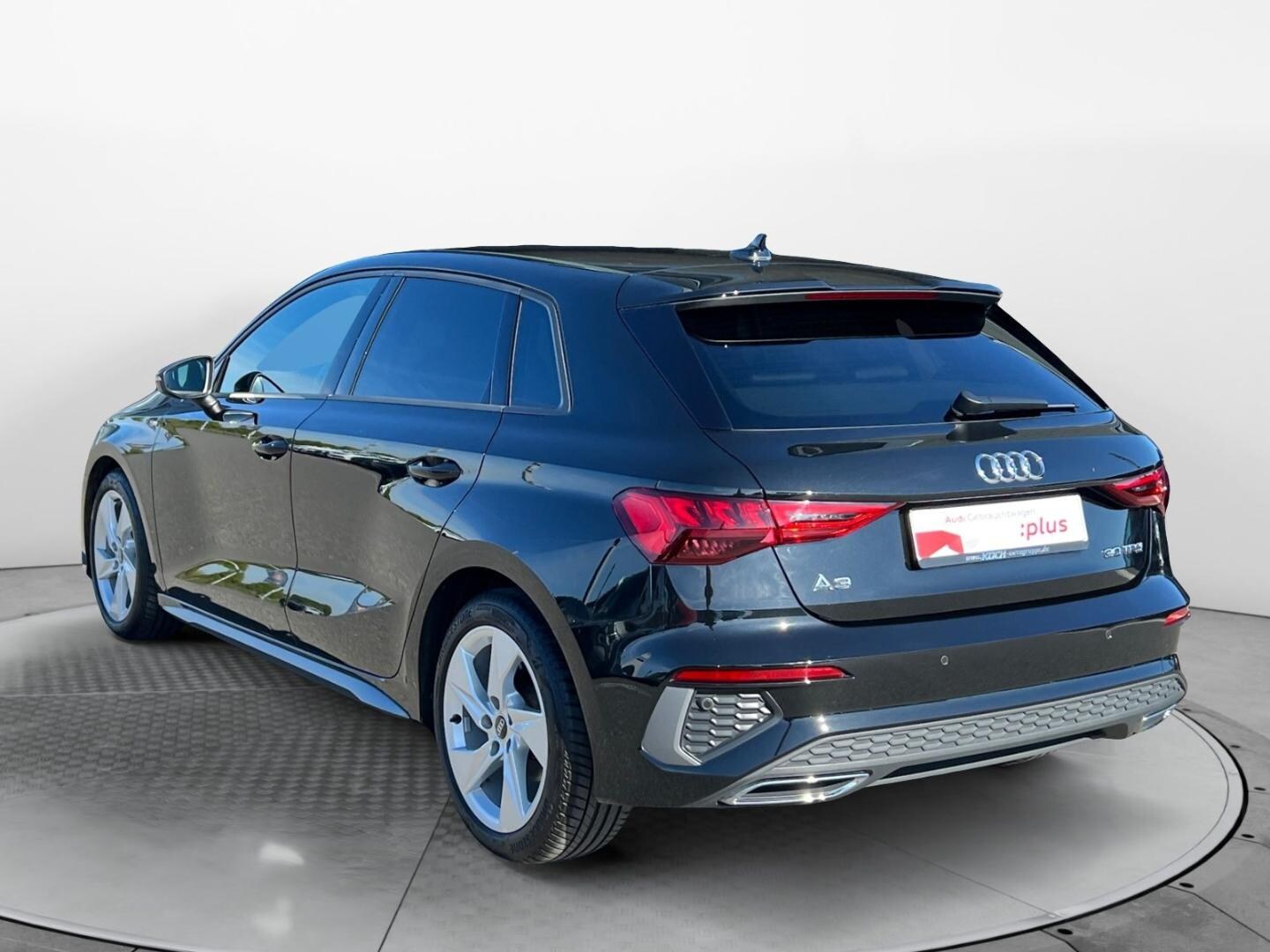 Bild über Audi A3 Sportback S line 30 TFSI S tronic - für weitere Informationen kontaktieren Sie den Audi Partner