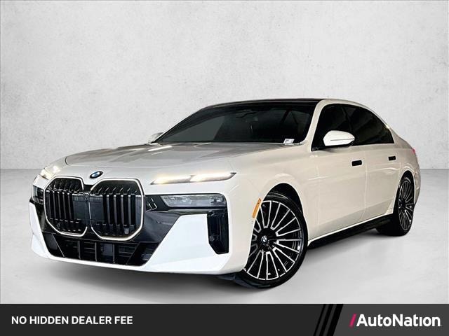 2025 BMW 740i
