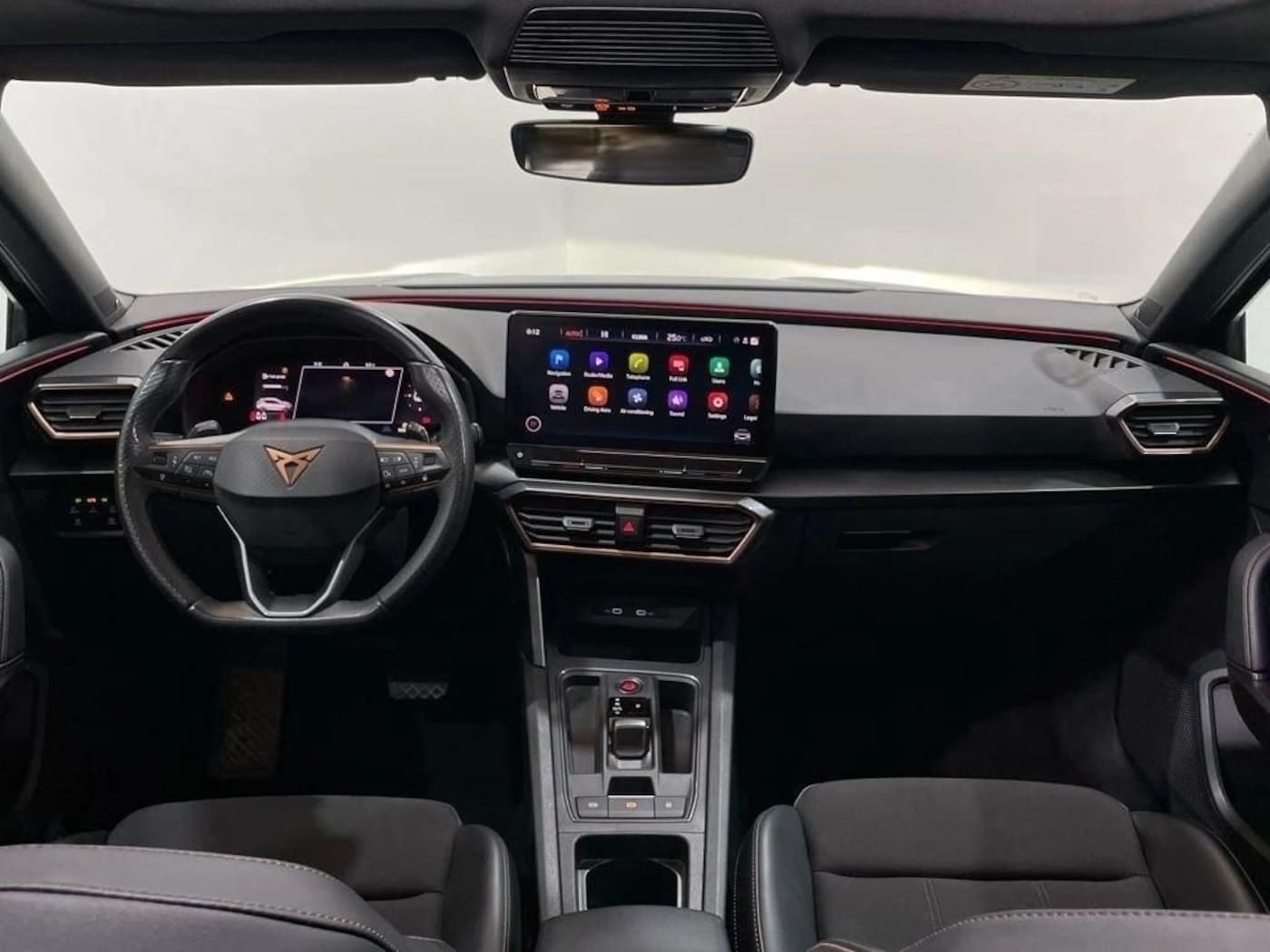 CUPRA Leon Sportstourer 1.5 eTSI DSG 110 kW (150 CV) — photo 4