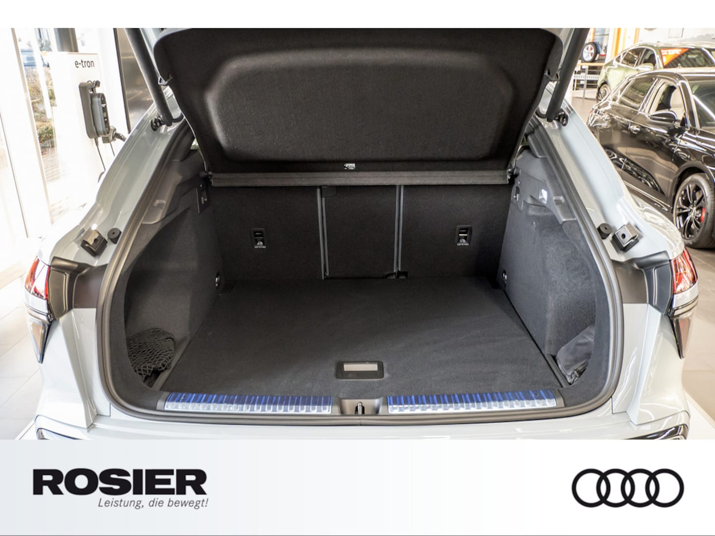Bild über Audi Q3 Sportback TFSI quattro 195 kW S tronic - für weitere Informationen kontaktieren Sie den Audi Partner