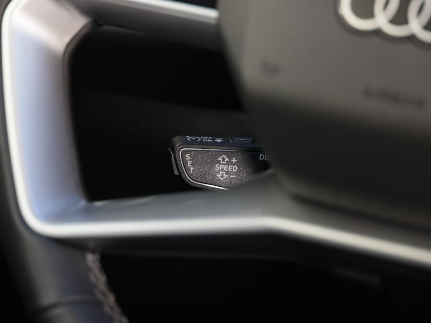 Bild über Audi Q5 SUV TDI quattro 150 kW S tronic - für weitere Informationen kontaktieren Sie den Audi Partner