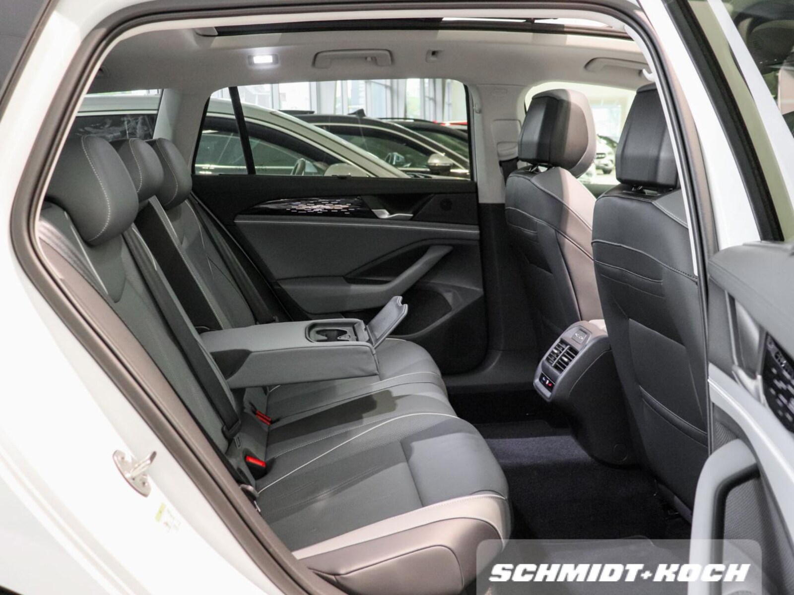 Volkswagen Passat – Bild 8