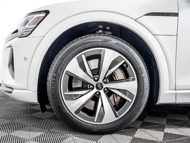 2024 Audi Q8 e-tron