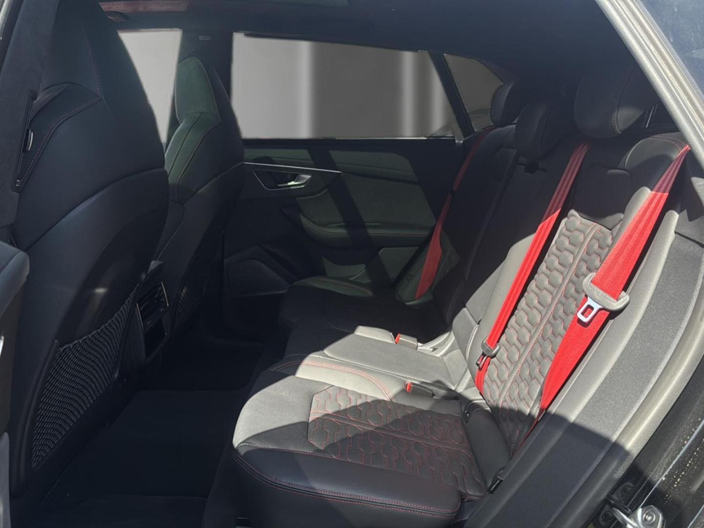 Bild über Audi RS Q8 TFSI quattro tiptronic - für weitere Informationen kontaktieren Sie den Audi Partner
