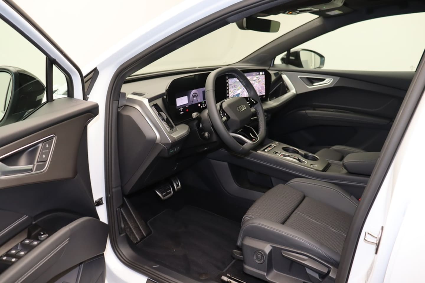 Bild über Audi Q4 SUV e-tron e-tron quattro 220 kW - für weitere Informationen kontaktieren Sie den Audi Partner