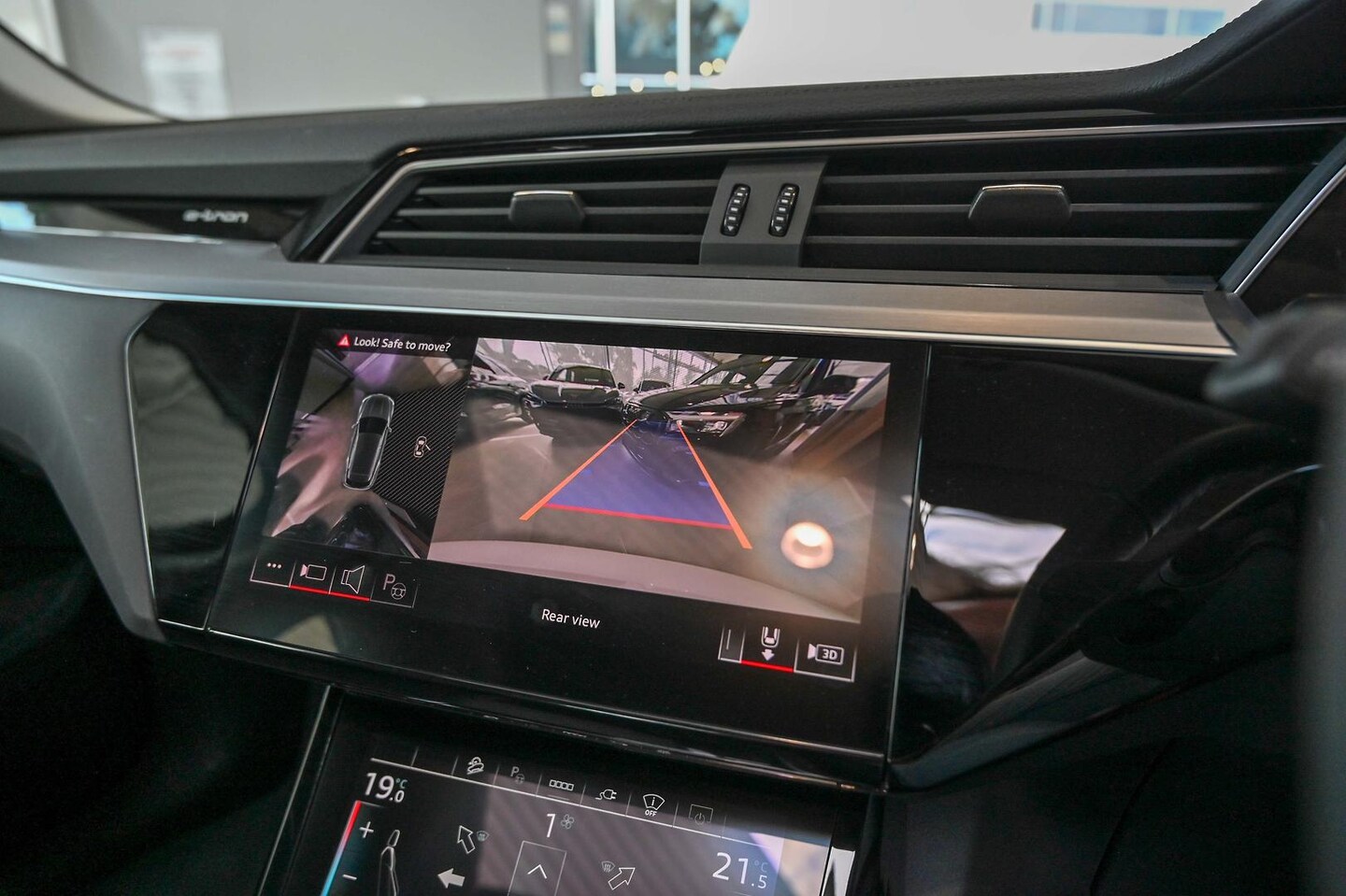 Image about Audi Q8 e-tron 50 e-tron quattro
