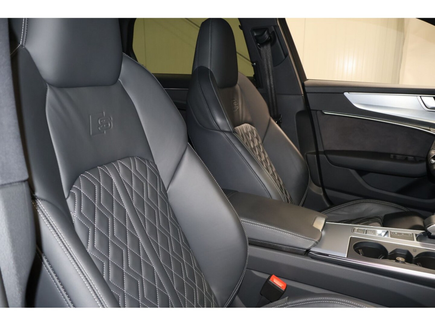 Bild über Audi S6 Avant TDI quattro tiptronic - für weitere Informationen kontaktieren Sie den Audi Partner