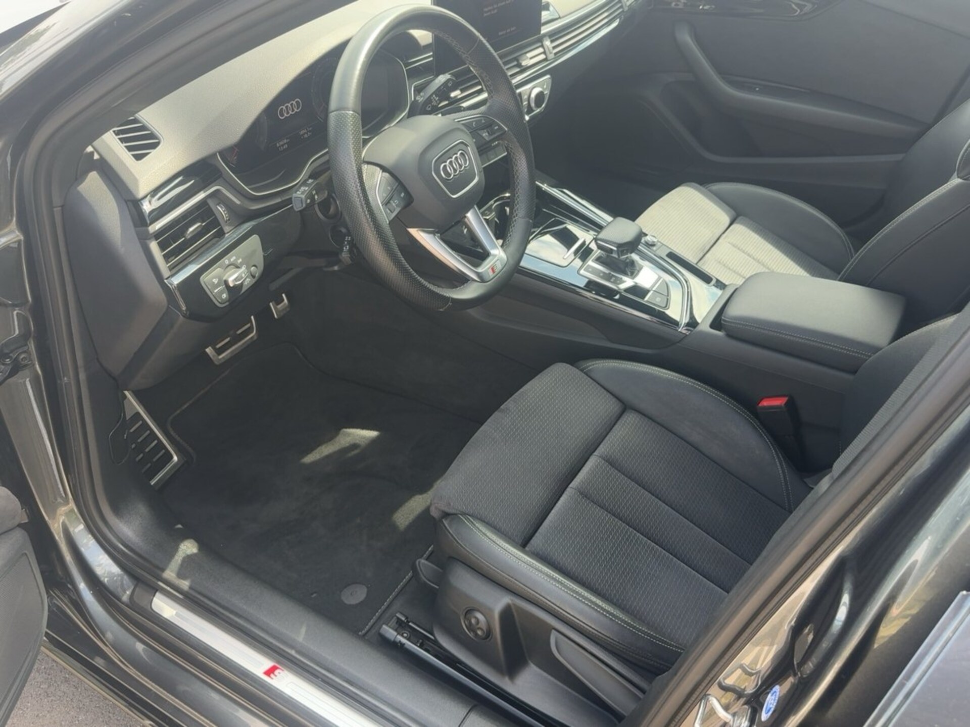 Audi A4 Avant S line
